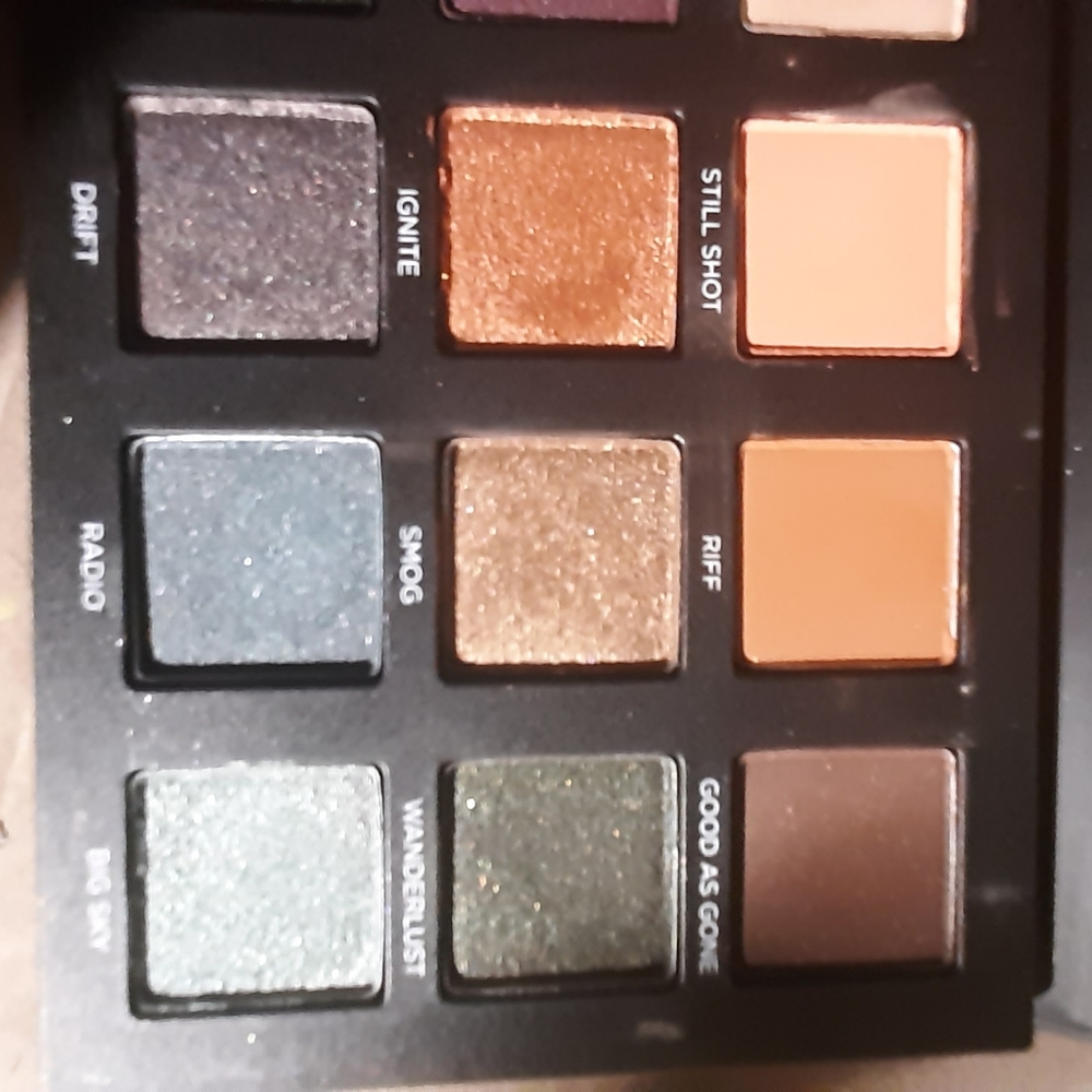 Makeup - Picture 5 of 10